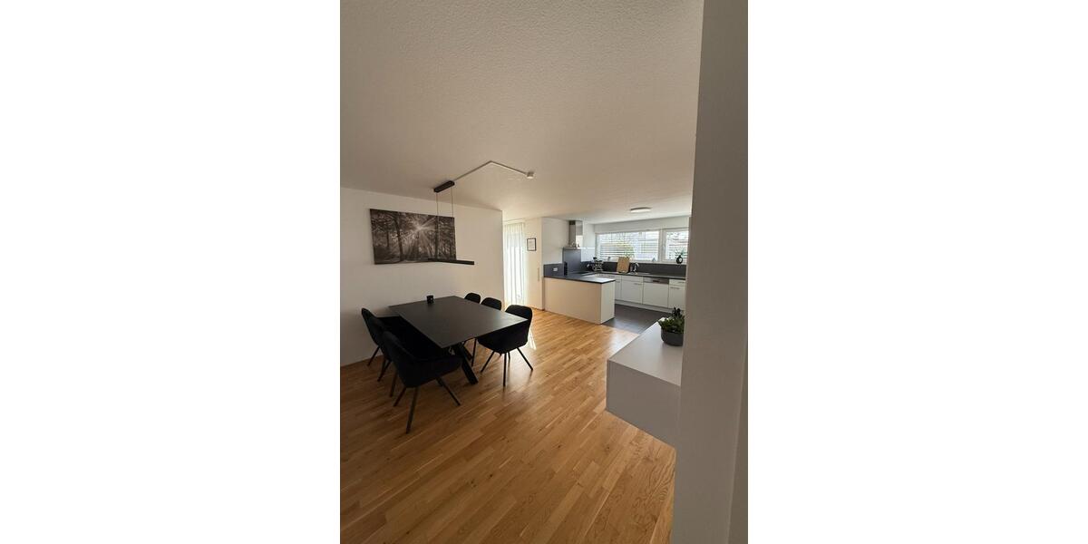 Erdgeschoßwohnung Nürtingen - 2.5 Zimmer, 99 m&sup2;, 1.300&euro; | Angebot:25945896