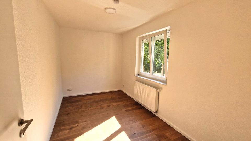 Hochparterre Esslingen am Neckar - 4 Zimmer, 90 m&sup2;, 1.450&euro; | Angebot:27594524