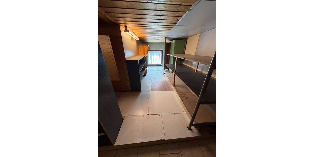 Einfamilienhaus Erkenbrechtsweiler - 8 Zimmer, 182 m&sup2;, 365.000&euro; | Angebot:26696197