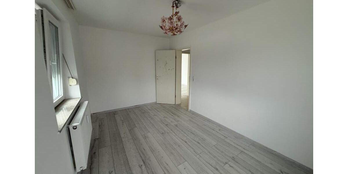 Hochparterre Esslingen am Neckar Oberesslingen - 3 Zimmer, 75 m&sup2;, 1.100&euro; | Angebot:26612883