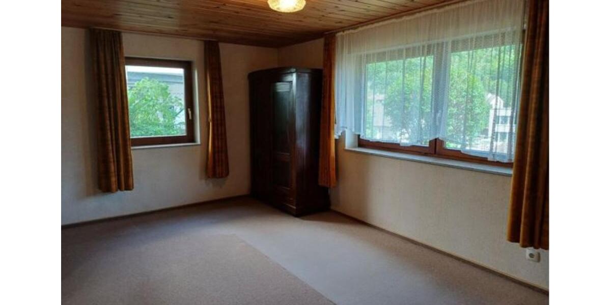 Einfamilienhaus Wiesensteig - 10.5 Zimmer, 180 m&sup2;, 490.000&euro; | Angebot:24638352