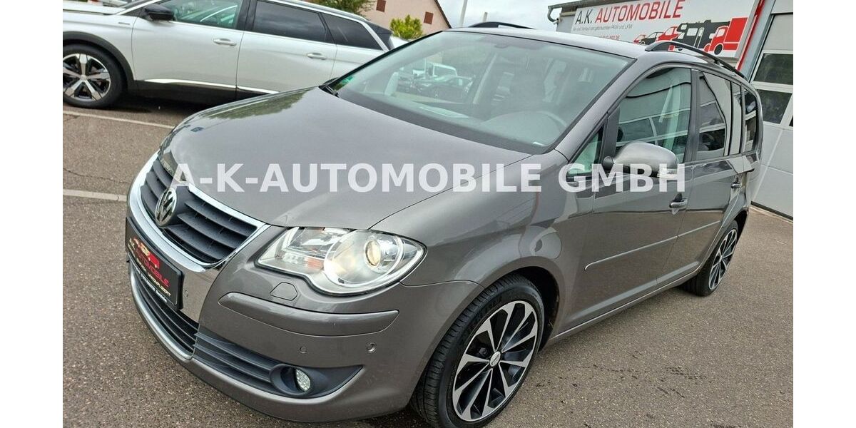 VW Touran 269.357 km 3.699 &euro; Deizisau 73779