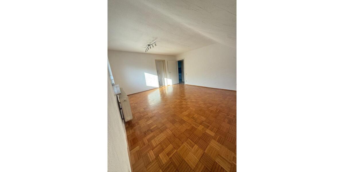 Dachgeschoßwohnung Kuchen - 3.5 Zimmer, 63 m&sup2;, 650&euro; | Angebot:25963154