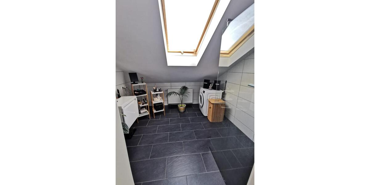Dachgeschoßwohnung Essingen - 3 Zimmer, 90 m&sup2;, 850&euro; | Angebot:26681912
