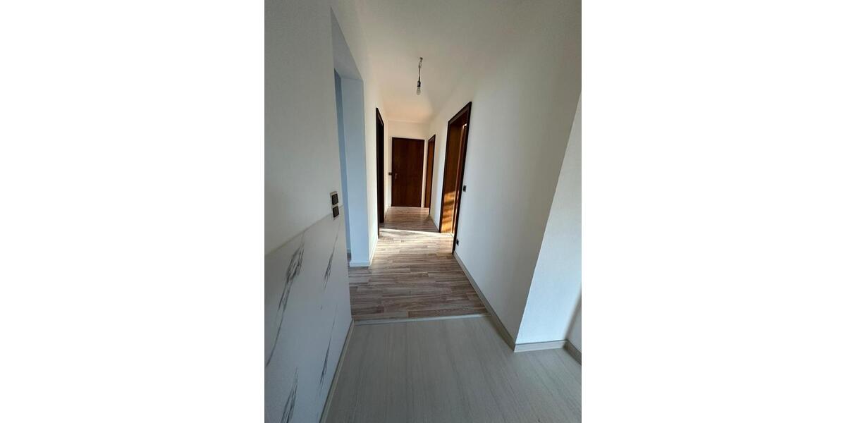 Erdgeschoßwohnung Uhingen - 4 Zimmer, 120 m&sup2;, 1.500&euro; | Angebot:25988250