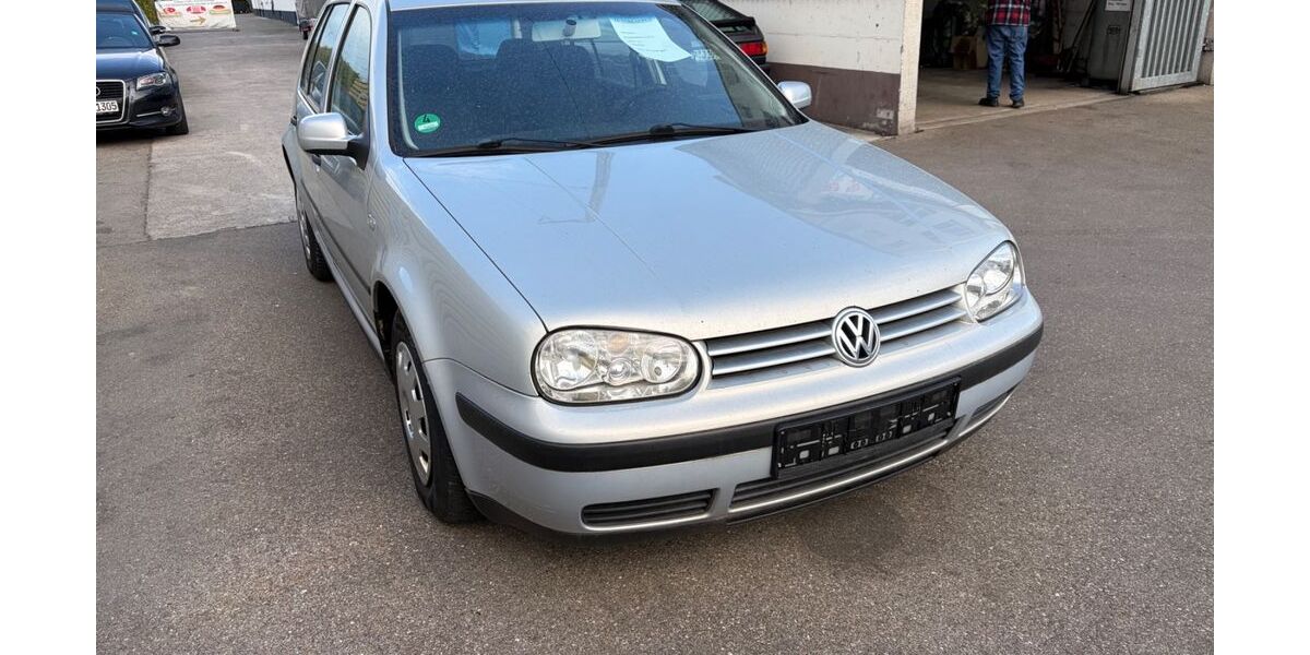VW Golf 295.000 km 1.150 &euro; Göppingen 73035