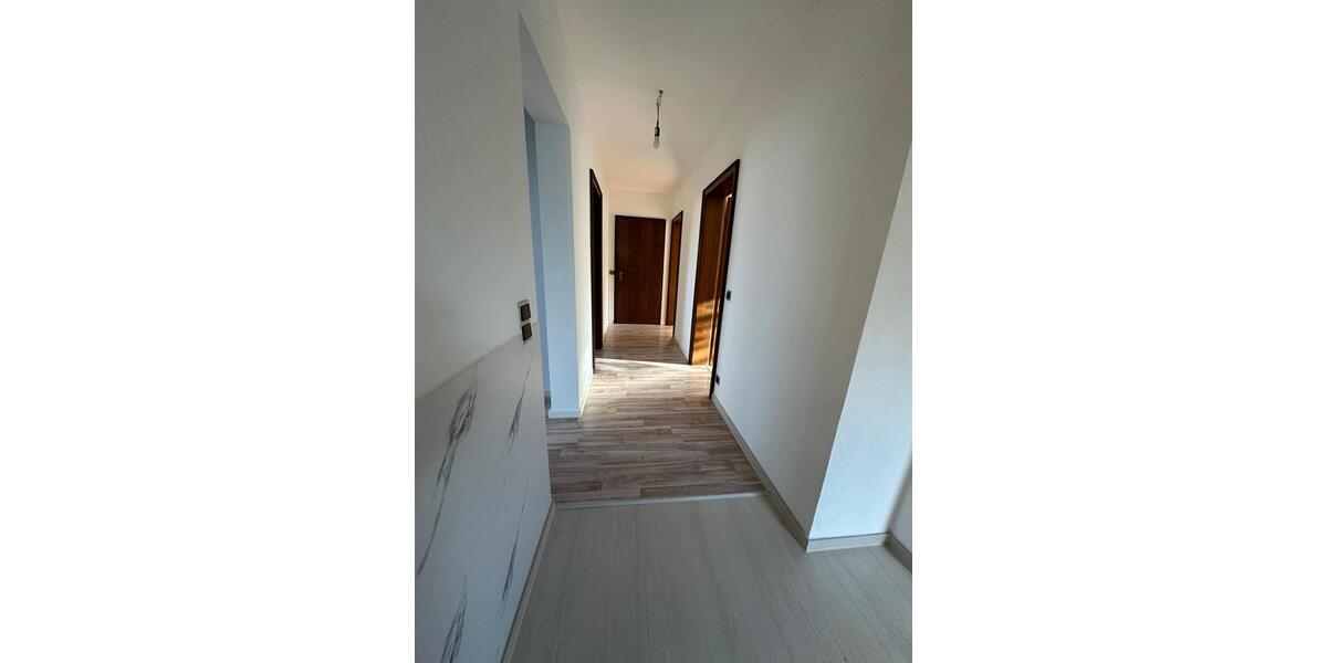 Erdgeschoßwohnung Uhingen - 4 Zimmer, 120 m&sup2;, 1.700&euro; | Angebot:25719333