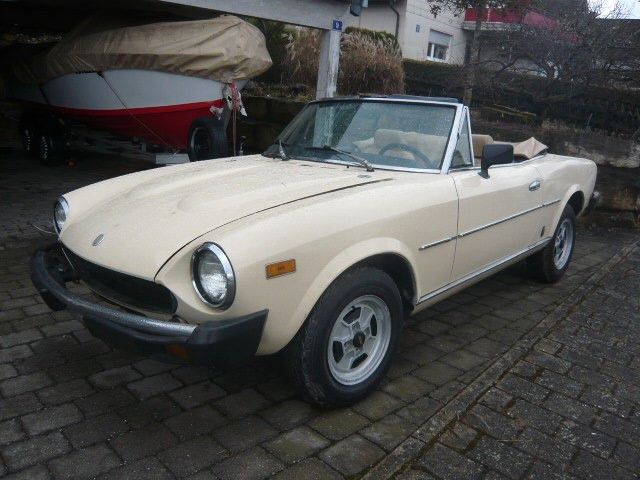 Fiat 124 Spider 57.383 km 11.800 &euro; Uhingen 73066