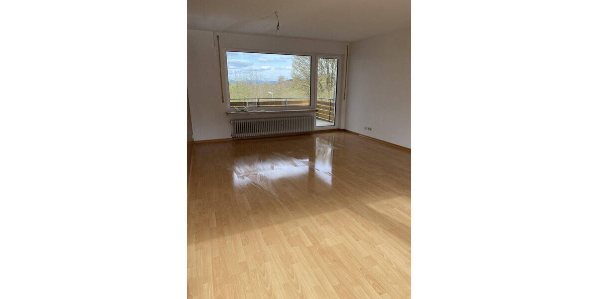 Etagenwohnung Uhingen - 4 Zimmer, 130 m&sup2;, 1.500&euro; | Angebot:26237436