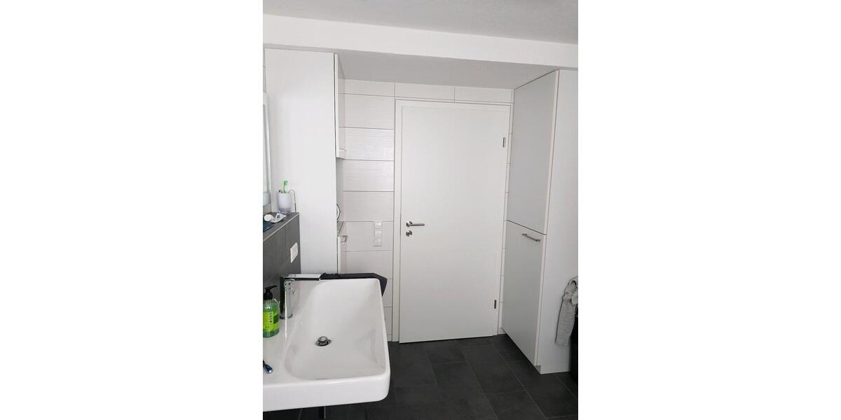 Dachgeschoßwohnung Nürtingen - 3 Zimmer, 80 m&sup2;, 1.000&euro; | Angebot:25264201