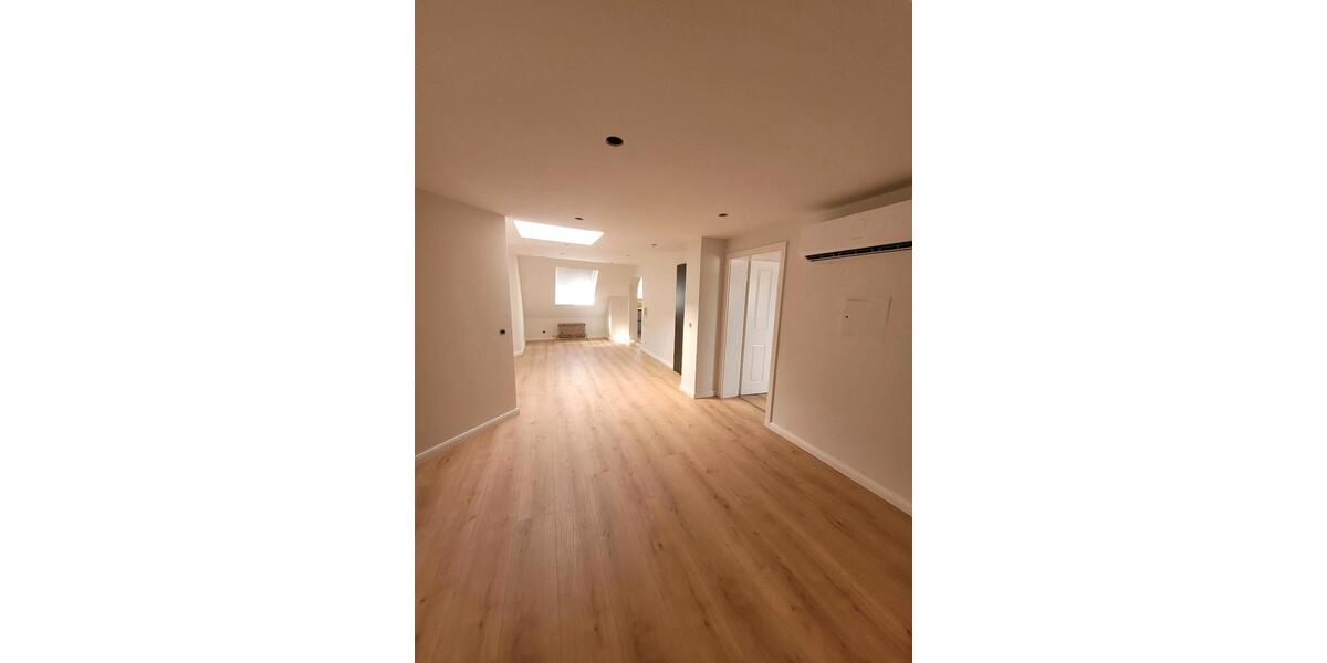 Dachgeschoßwohnung Winterbach - 4 Zimmer, 142 m&sup2;, 1.500&euro; | Angebot:25963187