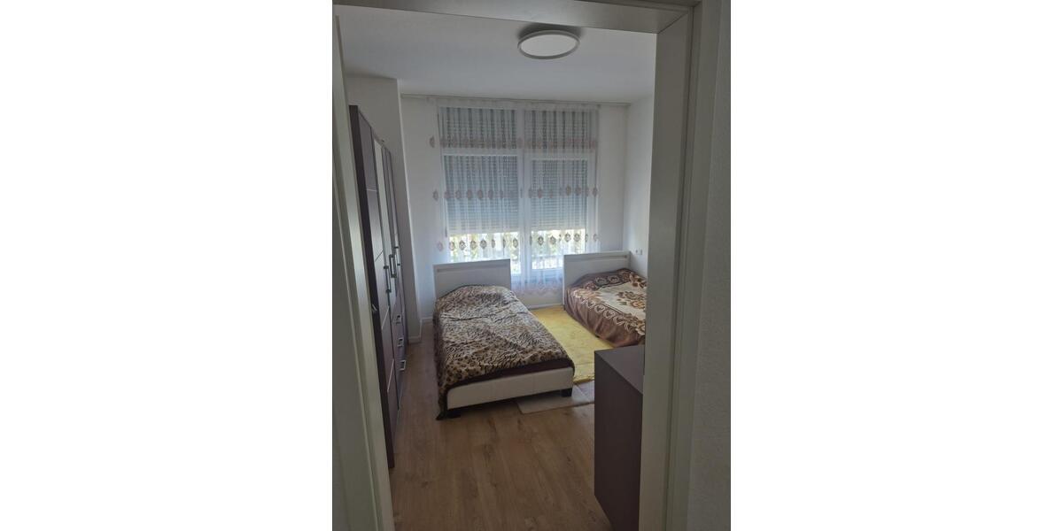 Erdgeschoßwohnung Göppingen Bruckwasen - 5 Zimmer, 134 m&sup2;, 370.000&euro; | Angebot:25843705