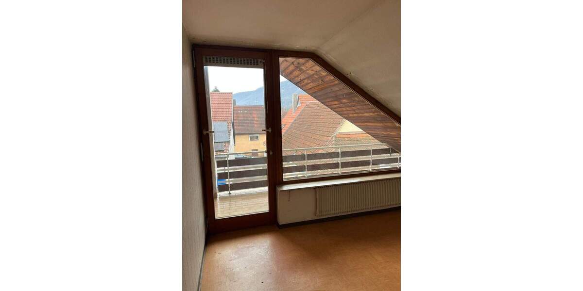 Einfamilienhaus Dettingen an der Erms - 8 Zimmer, 178 m&sup2;, 410.000&euro; | Angebot:25845877