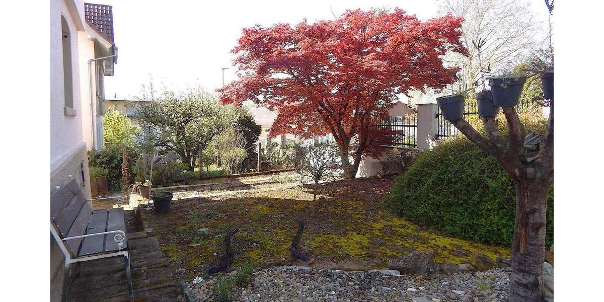 Mehrfamilienhaus, Wohnhaus Göppingen Stadtgebiet - 9 Zimmer, 133 m&sup2;, 490.000&euro; | Angebot:25851395