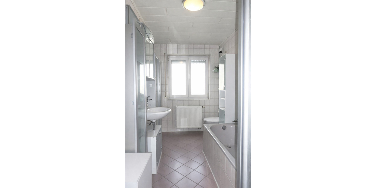 Etagenwohnung Erkenbrechtsweiler - 2.5 Zimmer, 72 m&sup2;, 820&euro; | Angebot:25710182