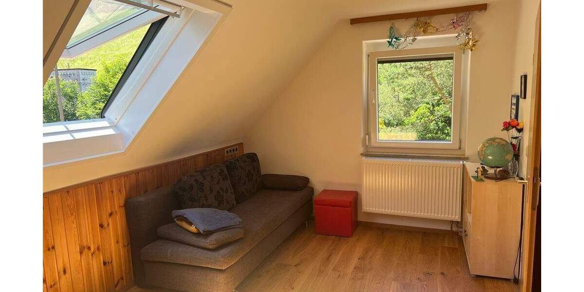 Doppelhaushälfte Wiesensteig - 7 Zimmer, 134 m&sup2;, 419.000&euro; | Angebot:25692829