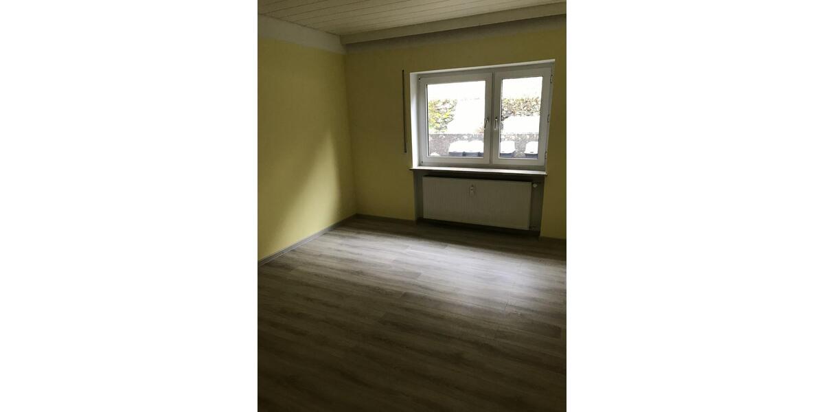 Etagenwohnung Gruibingen - 2.5 Zimmer, 87 m&sup2;, 690&euro; | Angebot:25746046