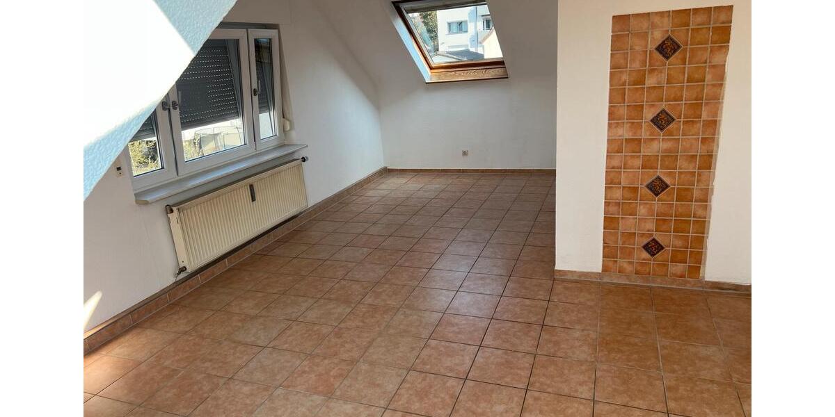 Dachgeschoßwohnung Remshalden - 3 Zimmer, 65 m&sup2;, 900&euro; | Angebot:25957108