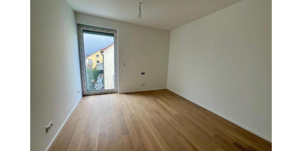 Etagenwohnung Esslingen am Neckar Oberesslingen - 3 Zimmer, 81 m&sup2;, 1.605&euro; | Angebot:26004782