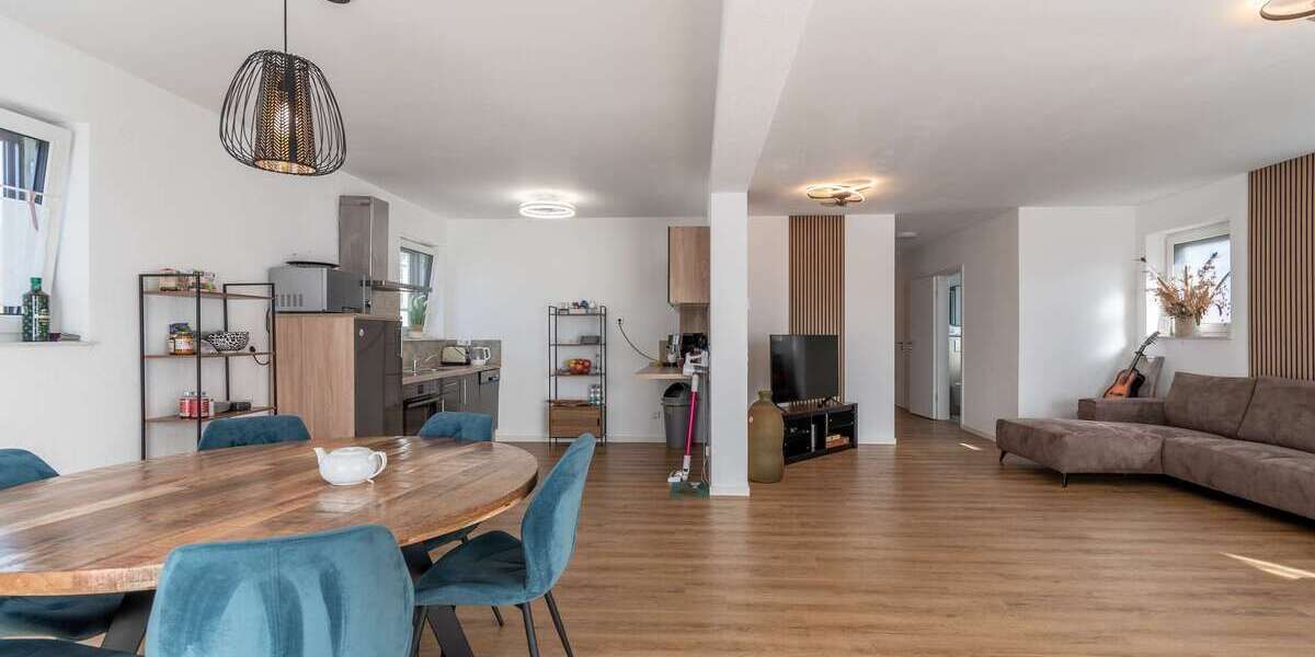 Etagenwohnung Ebersbach an der Fils - 5.5 Zimmer, 141 m&sup2;, 595.000&euro; | Angebot:25539984