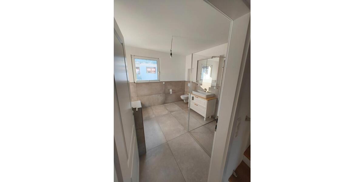 Doppelhaushälfte Schorndorf - 7.5 Zimmer, 182 m&sup2;, 2.550&euro; | Angebot:25795954