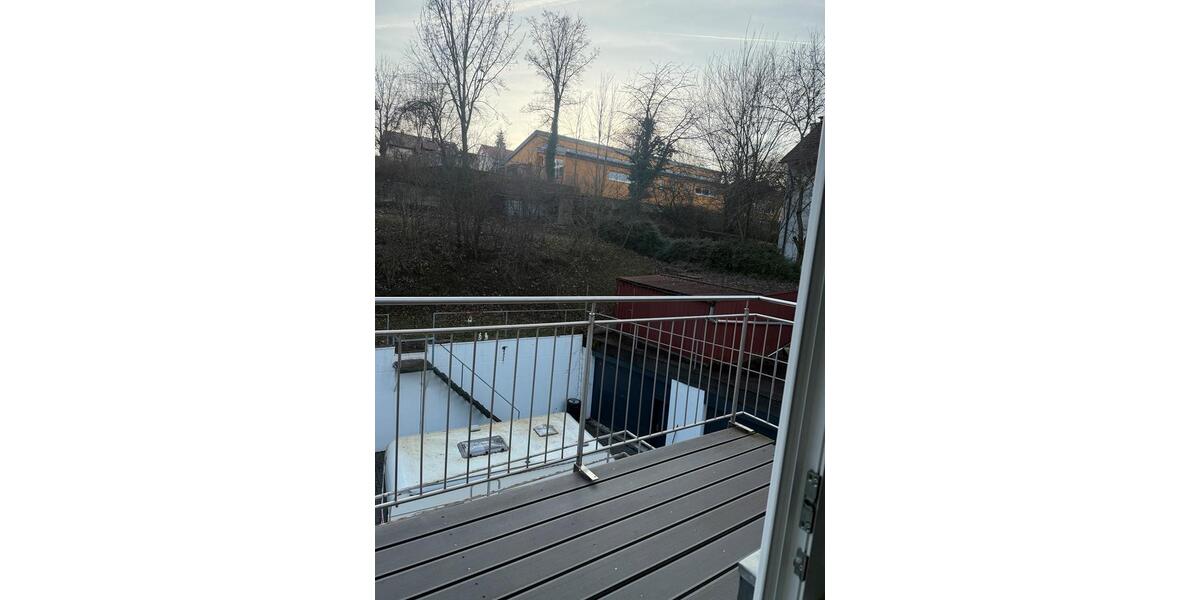 Dachgeschoßwohnung Schwaikheim - 3 Zimmer, 80 m&sup2;, 1.300&euro; | Angebot:26039754