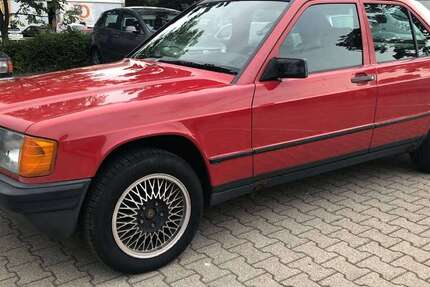 Mercedes-Benz 190 165.000 km 4.290 &euro; Ebersbach Fils 73061