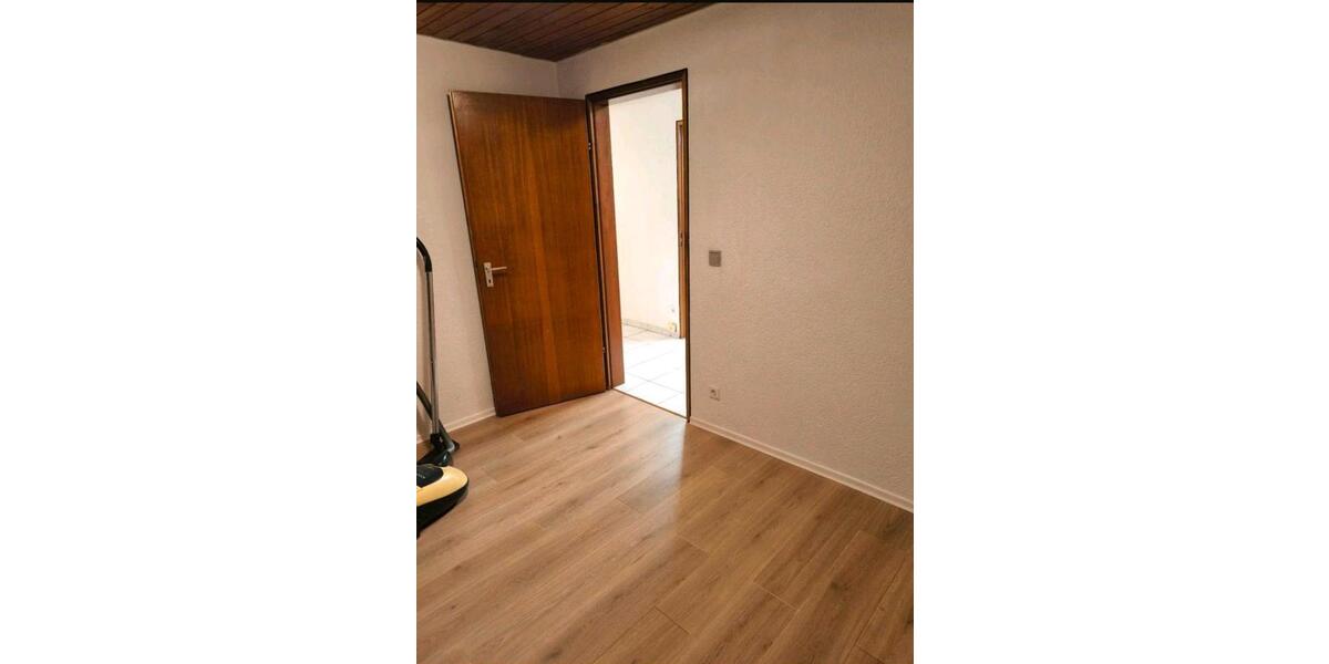 Dachgeschoßwohnung Göppingen Bruckwasen - 3 Zimmer, 75 m&sup2;, 925&euro; | Angebot:25022176