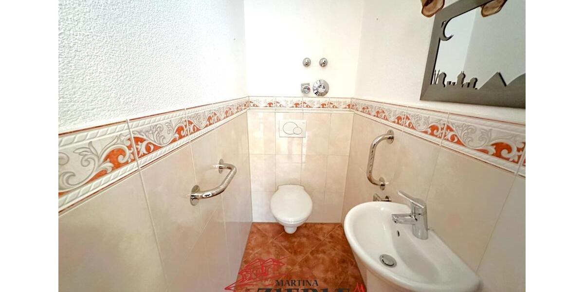 Etagenwohnung Eislingen (Fils) - 4.5 Zimmer, 104 m&sup2;, 1.090&euro; | Angebot:25720469