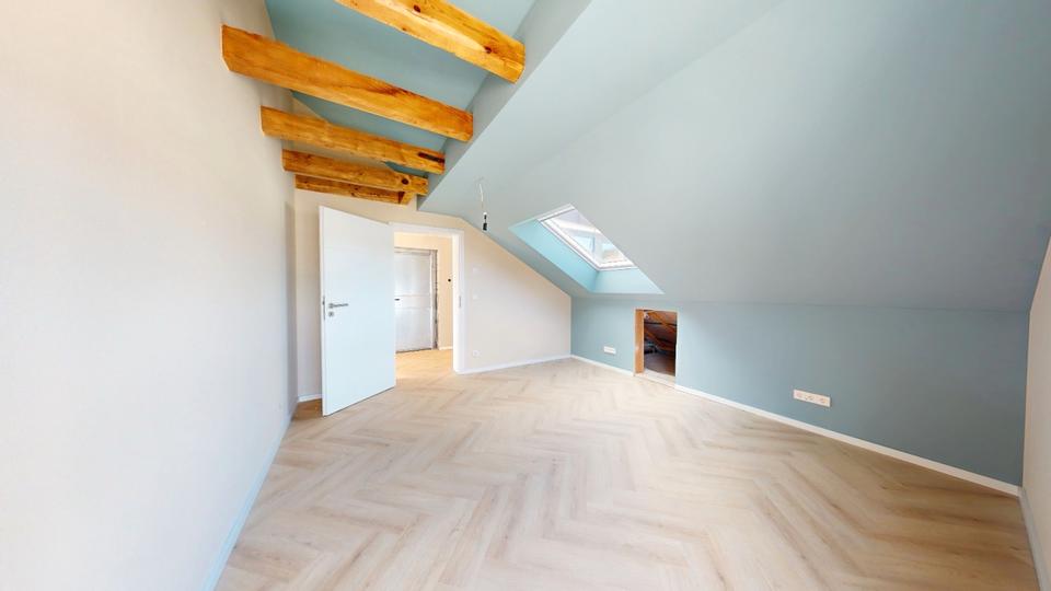 Dachgeschoßwohnung Weinstadt - 2.5 Zimmer, 60 m&sup2;, 1.190&euro; | Angebot:25812886