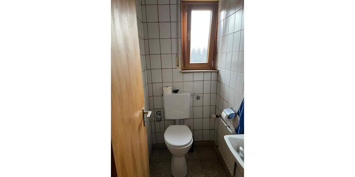 Einfamilienhaus Dettingen an der Erms - 8 Zimmer, 178 m&sup2;, 410.000&euro; | Angebot:25845877