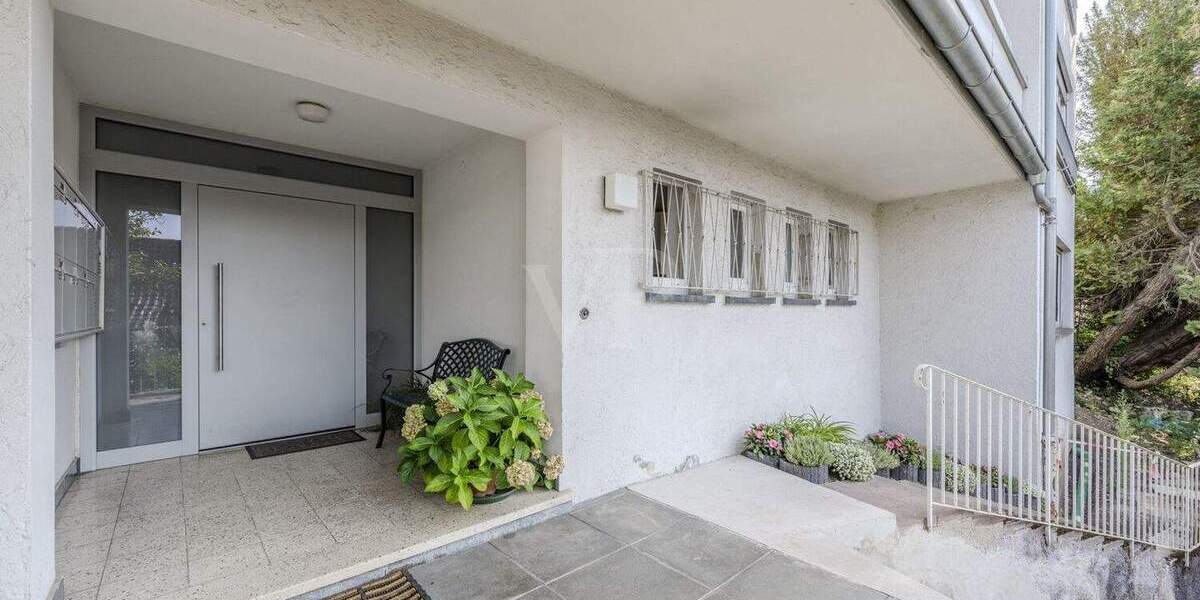 Etagenwohnung Esslingen am Neckar Stadtmitte - 4 Zimmer, 107 m&sup2;, 355.000&euro; | Angebot:25688088