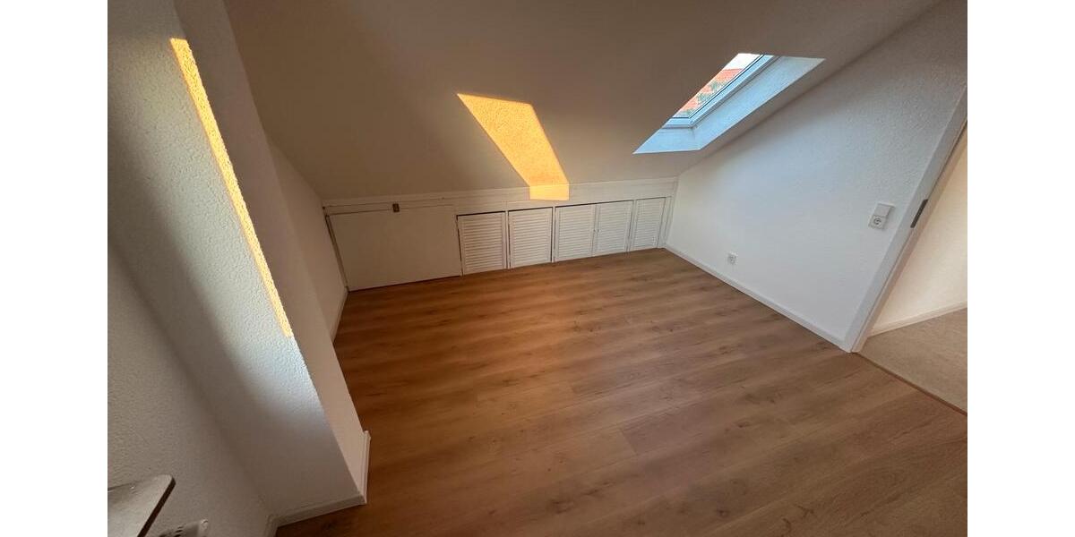Dachgeschoßwohnung Neuhausen auf den Fildern - 3 Zimmer, 71 m&sup2;, 1.300&euro; | Angebot:27548763