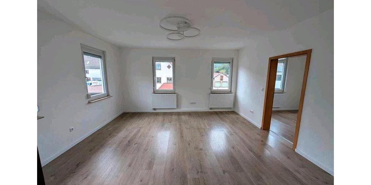 Etagenwohnung Nürtingen - 7 Zimmer, 147 m&sup2;, 1.499&euro; | Angebot:26592362
