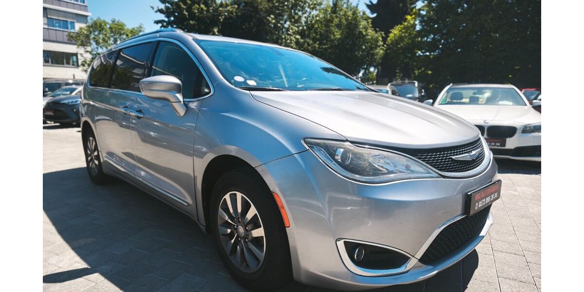 Chrysler Pacifica 215.475 km 15.999 &euro; Fellbach 70736