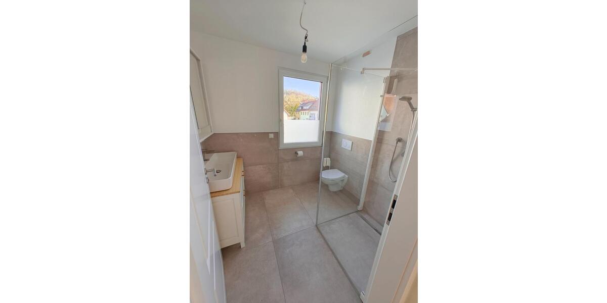 Doppelhaushälfte Schorndorf - 7.5 Zimmer, 182 m&sup2;, 2.550&euro; | Angebot:26463065