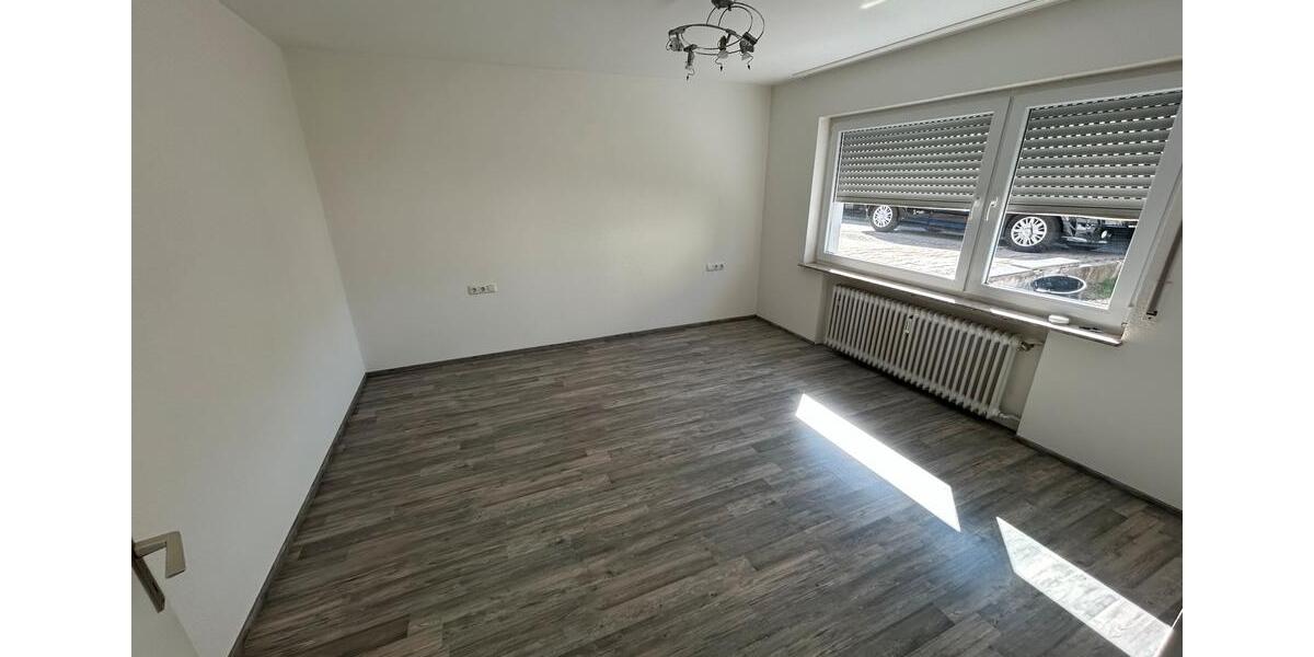 Erdgeschoßwohnung Weinstadt - 3 Zimmer, 83 m&sup2;, 1.200&euro; | Angebot:25840415