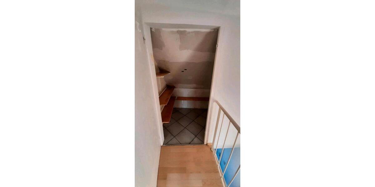 Dachgeschoßwohnung Berghülen - 3 Zimmer, 81 m&sup2;, 930&euro; | Angebot:26045338