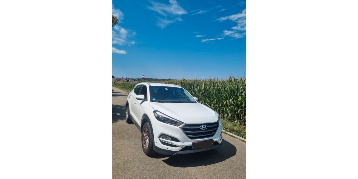 Hyundai TUCSON 121.900 km 11.700 &euro; Wendlingen a.N. 73240