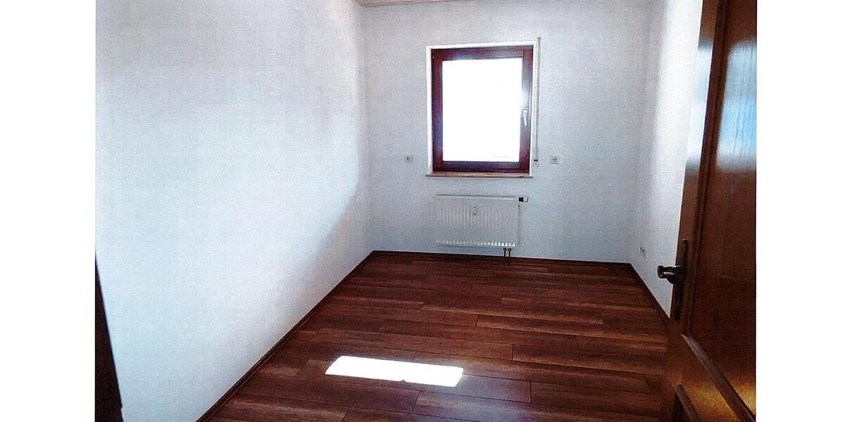 Etagenwohnung Bissingen an der Teck - 3 Zimmer, 82 m&sup2;, 850&euro; | Angebot:25418103