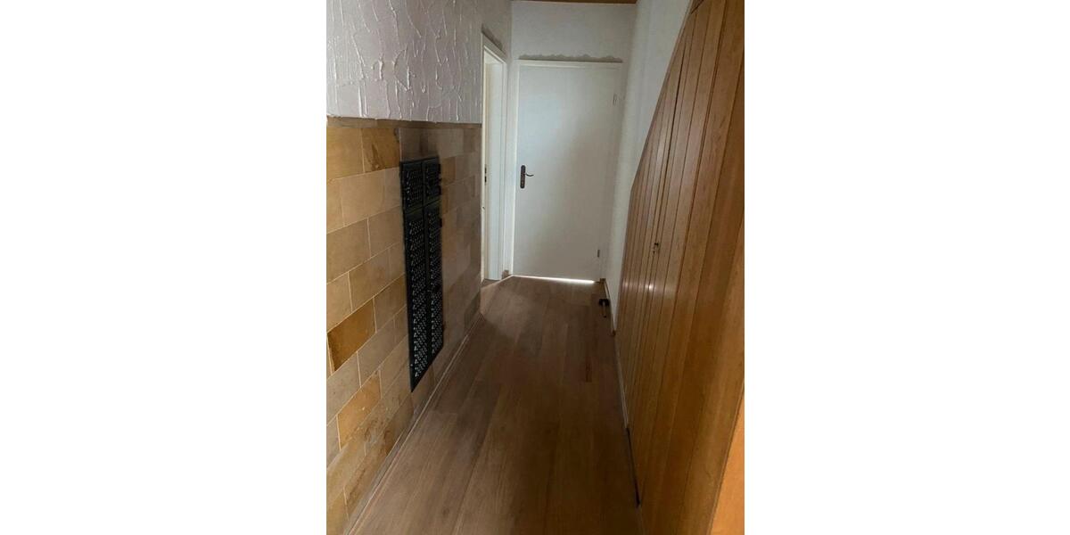 Etagenwohnung Baltmannsweiler - 3 Zimmer, 104 m&sup2;, 1.200&euro; | Angebot:26004526