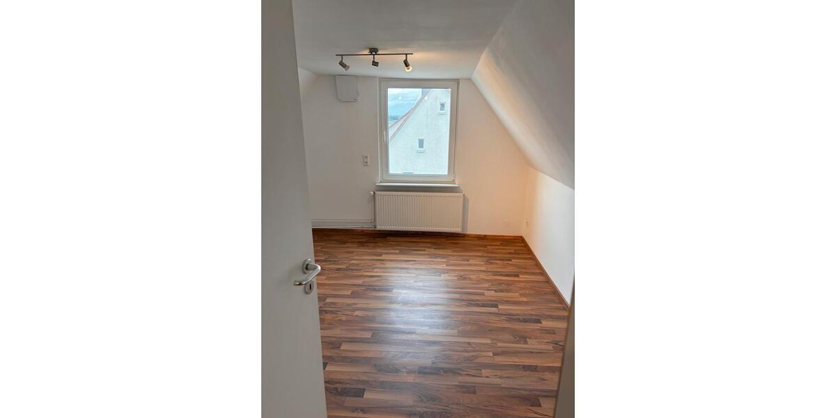 Dachgeschoßwohnung Merklingen - 5 Zimmer, 95 m&sup2;, 1.250&euro; | Angebot:26679270
