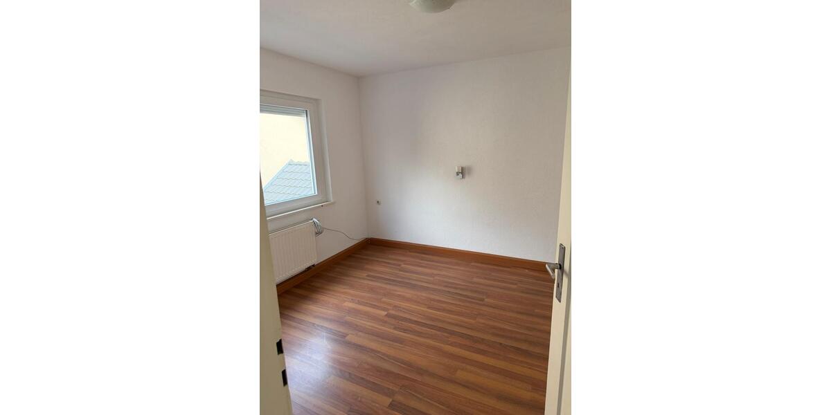 Etagenwohnung Eislingen (Fils) - 3 Zimmer, 72 m&sup2;, 1.450&euro; | Angebot:25477859