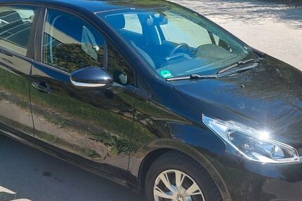 Peugeot 208 82.000 km 5.400 &euro; Nürtingen 72622