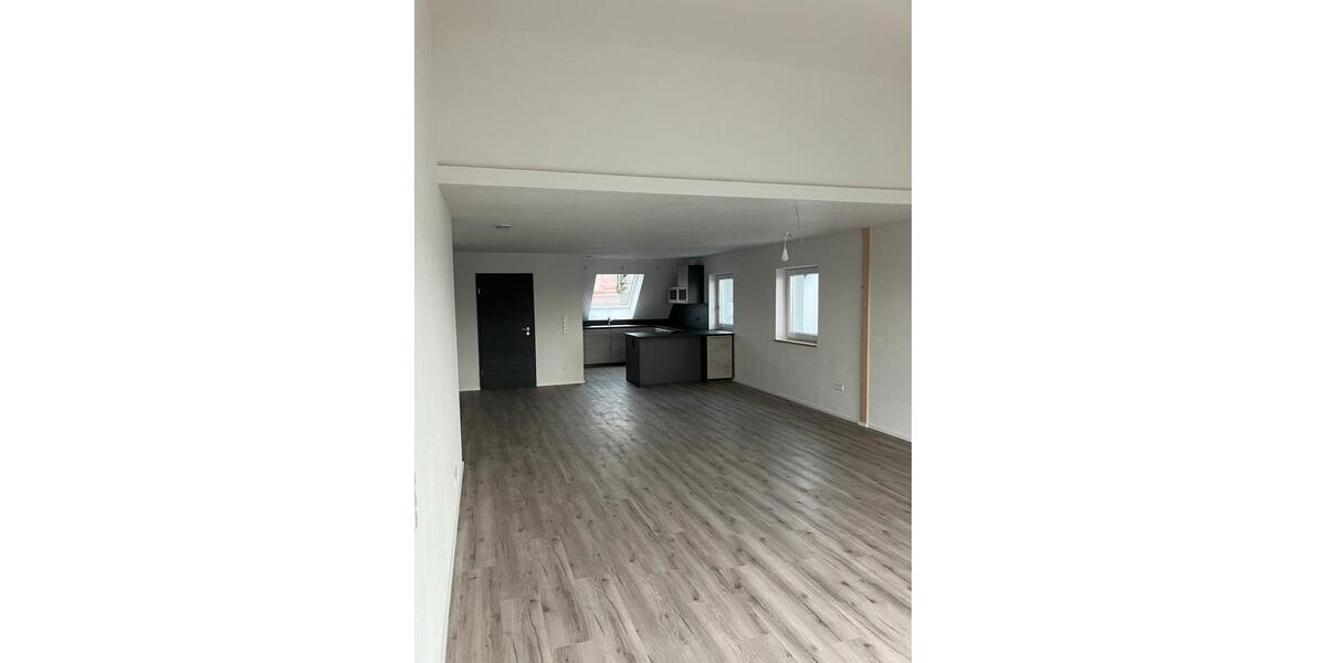 Dachgeschoßwohnung Mutlangen - 3.5 Zimmer, 120 m&sup2;, 1.100&euro; | Angebot:26029521