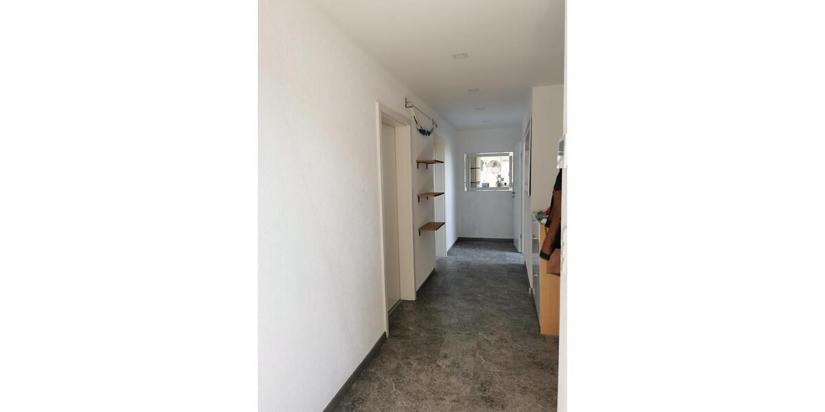 Dachgeschoßwohnung Essingen - 3 Zimmer, 90 m&sup2;, 850&euro; | Angebot:26681912