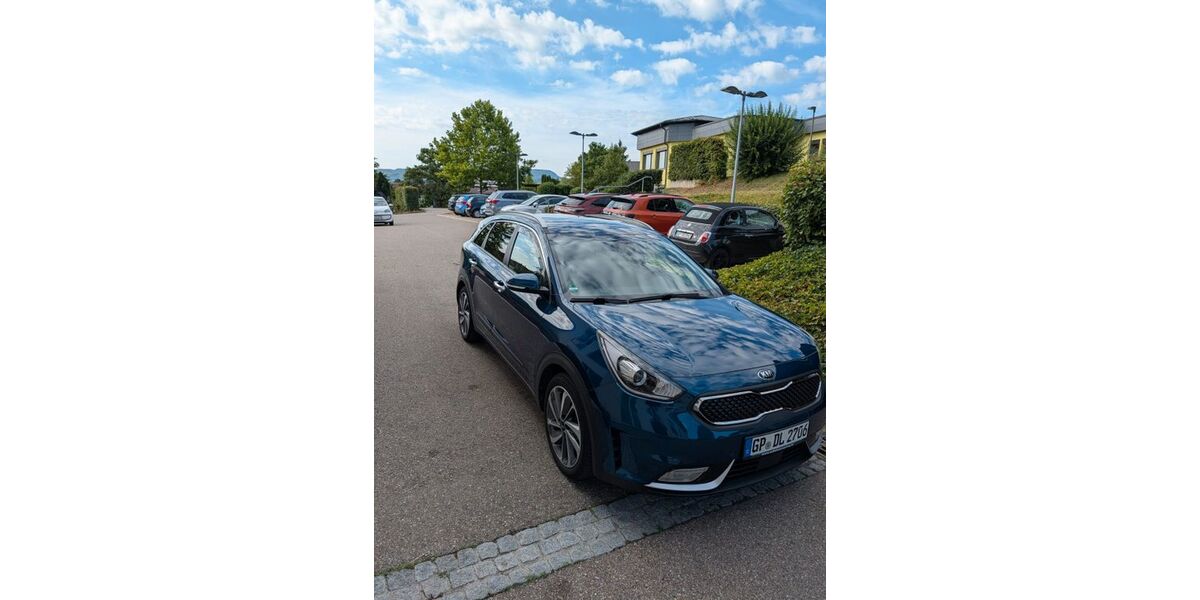 Kia Niro 104.000 km 14.999 &euro; Kuchen 73329