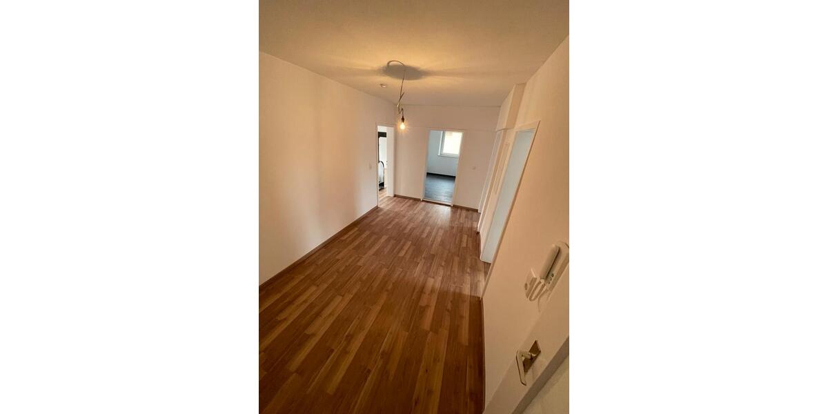 Etagenwohnung Gingen an der Fils - 3 Zimmer, 80 m&sup2;, 950&euro; | Angebot:26019850