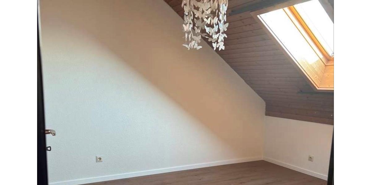 Dachgeschoßwohnung Göppingen Faurndau - 3 Zimmer, 94 m&sup2;, 1.000&euro; | Angebot:26074695