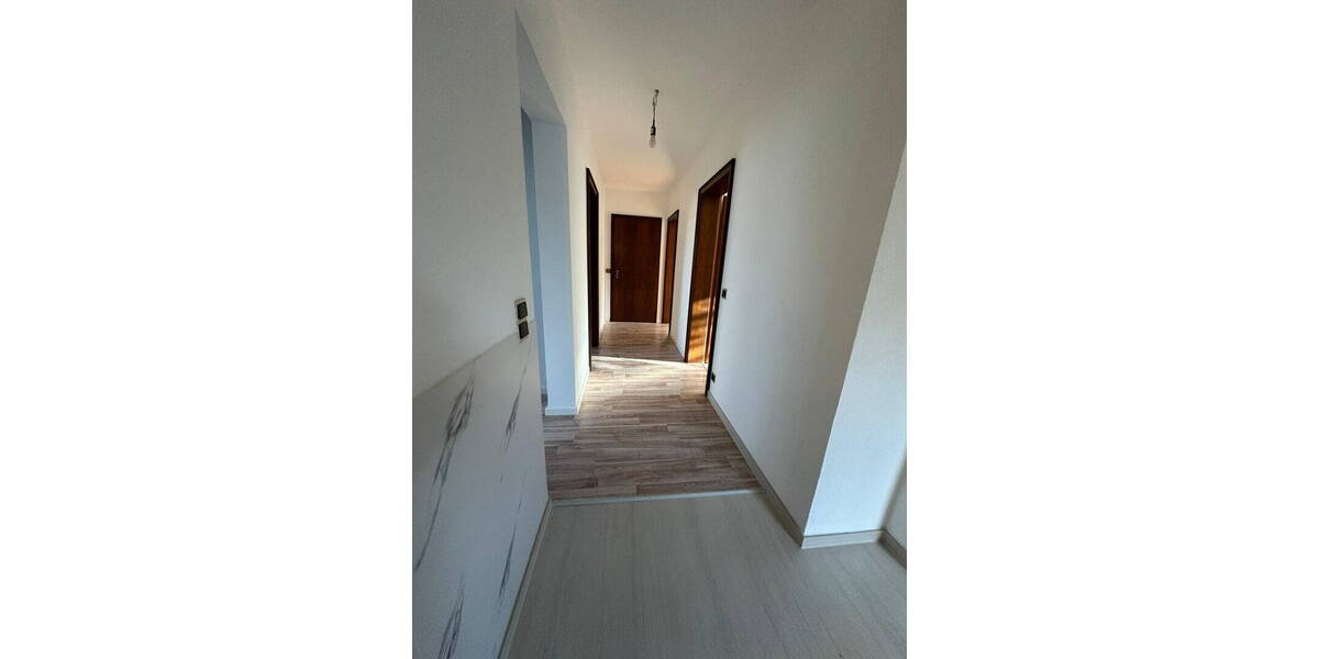 Etagenwohnung Uhingen - 4 Zimmer, 130 m&sup2;, 1.500&euro; | Angebot:26237436